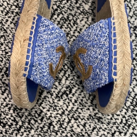 Chanel CC Tweed Blue Interlocking Sandals Size 37 - Picture 5 of 7